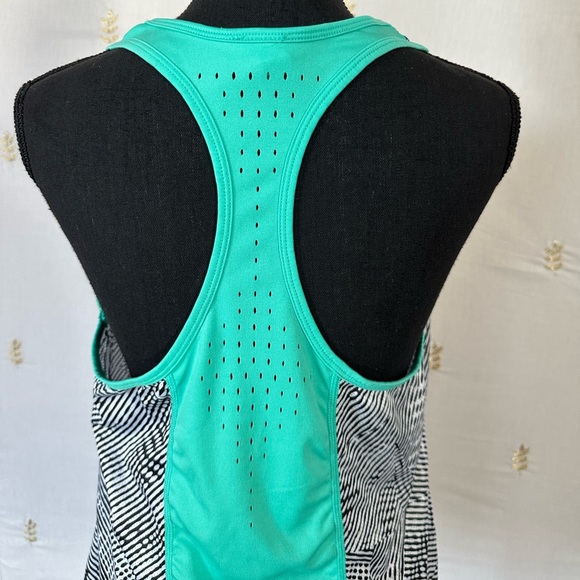 Champion DuoDry+ Razorback Tank - Picture 5 of 9